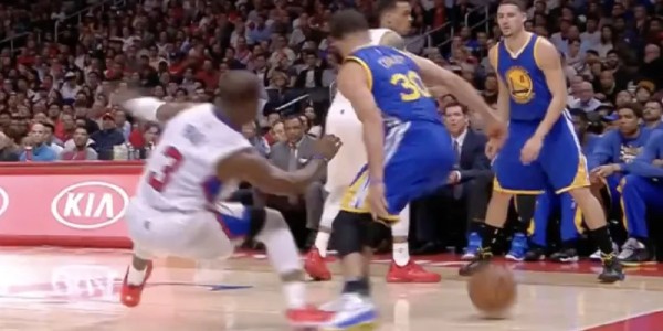 yl23455永利官网-美媒：11年前保罗被库里晃倒后，下一场狂砍41分17助攻4抢断