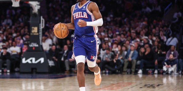 后场核心！马克西15中9轻松拿下22分3板8助2断1帽