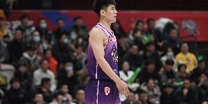 媒体人：陈国豪接近以超级B类合同加盟广东