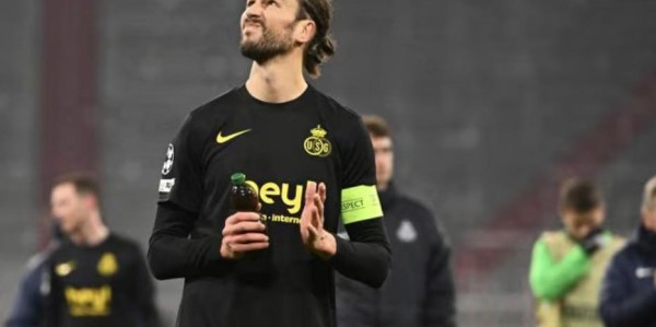 yl23455永利官网-圣吉罗斯联合队长：上半场我们表现很好，没有给拜仁太多机会